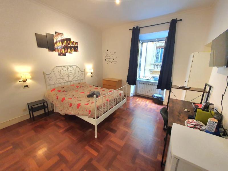 Цены на Holiday Room Naiadis в Риме