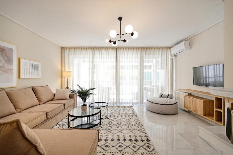 Цены на Elegant Apartment in Pagrati в Афины