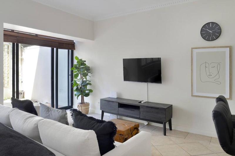 Modern Apt, Garden, Pool, Gym In Sea Point — отзывы гостей и цены