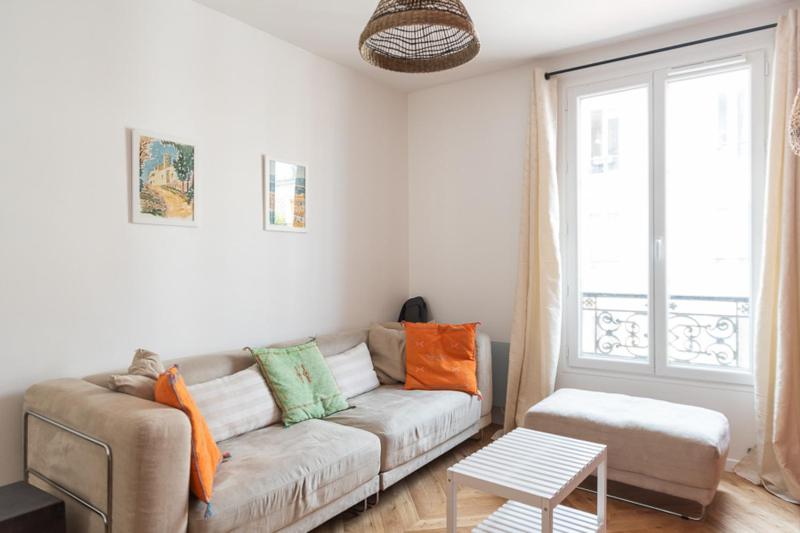Spacious duplex near Montmartre — комфортный отель в Париже