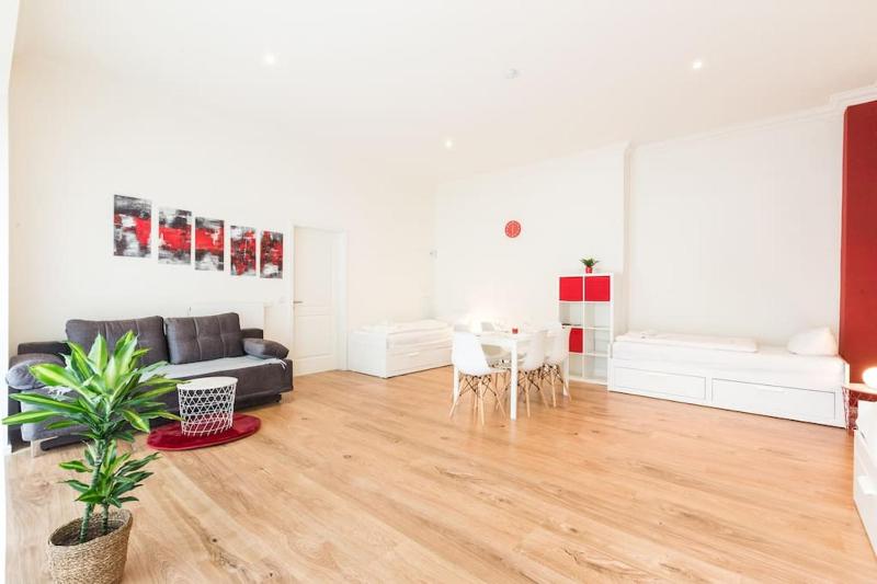 Studio Apartment Friedrichshain — отель с удобным расположением в Берлине
