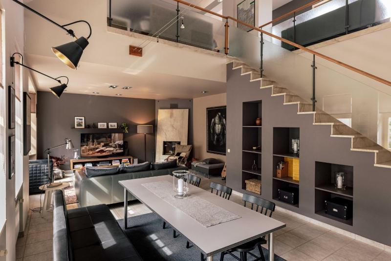 Цены на Spacious 2-story apt. w/ terrace - 280 m2 в риге