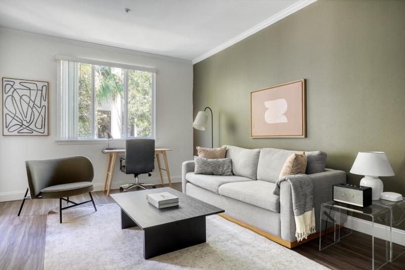 Playa Vista 1br w cabanas nr beach hiking LAX-1091 — отель с удобствами в Лос-Анджелесе