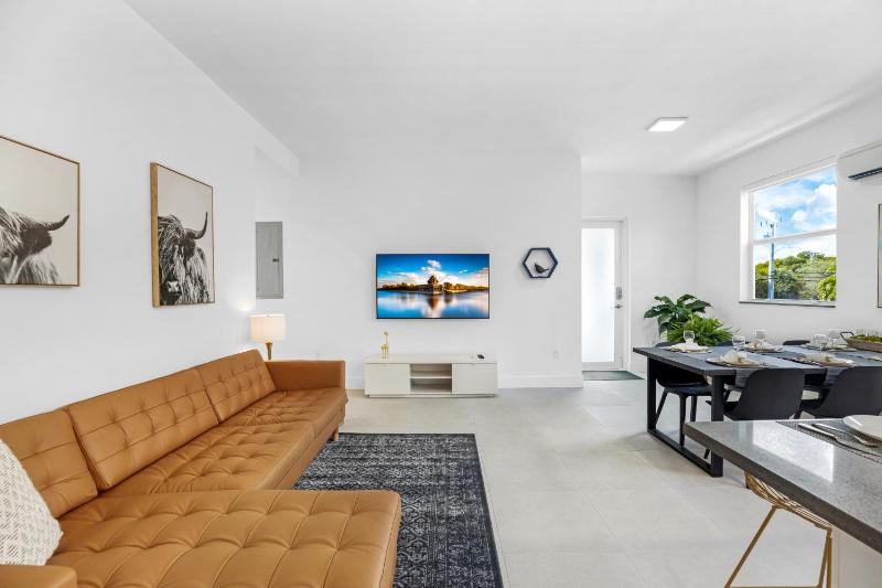 Up to 12 Guests! Modern villa near Wynwood — отель в Майами, Соединенные Штаты Америки