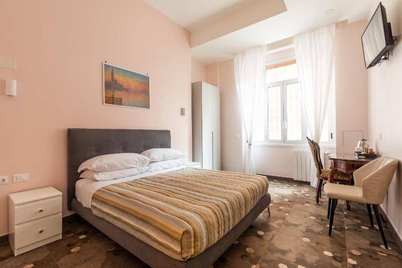 Stevenson Rooms — отель с удобным расположением в Риме