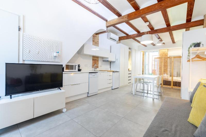 ApartUP Las Arenas Beach — отель с удобным расположением в Валенсии