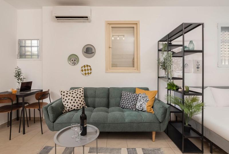 Downtown Beach Apartment — отель с удобным расположением в Тель-Авиве