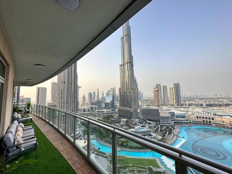 Durrani Homes - Alluring 5BR Penthouse with Burj Khalifa and Fountain View — отель с удобным расположением в Дубае