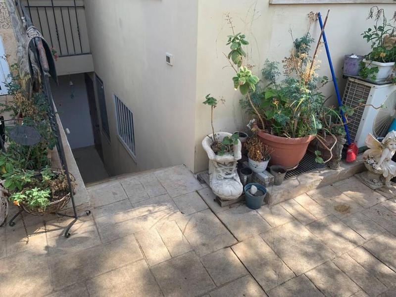 Spacious 4 Bedroom in a Quiet Area in Tel Aviv — отель в Тель-Авиве, Израиль
