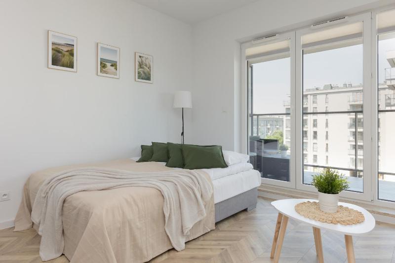 Цены на Ursus Sunny Studio for 4 Guests with Parking & Balcony by Renters в Варшаве