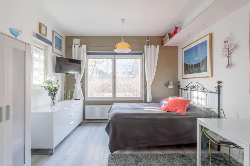 Studio - nearby centrum & metro — комфортный отель в Хельсинки