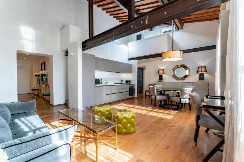 AT Home Santacroce — забронировать отель в Флоренции