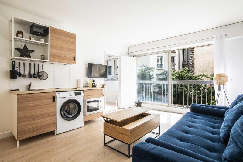 Pick A Flat's Apartment in Place des Ternes - Boulevard Gouvion-Saint-Cyr — отель с удобствами в Париже
