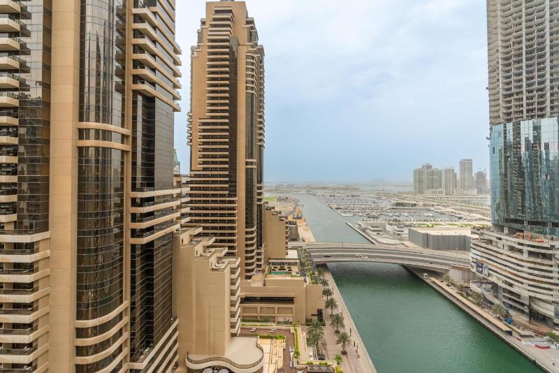 Vacay Lettings - 2BHK with Dubai Marina & Giant Wheel Views — комфортный отель в Дубае