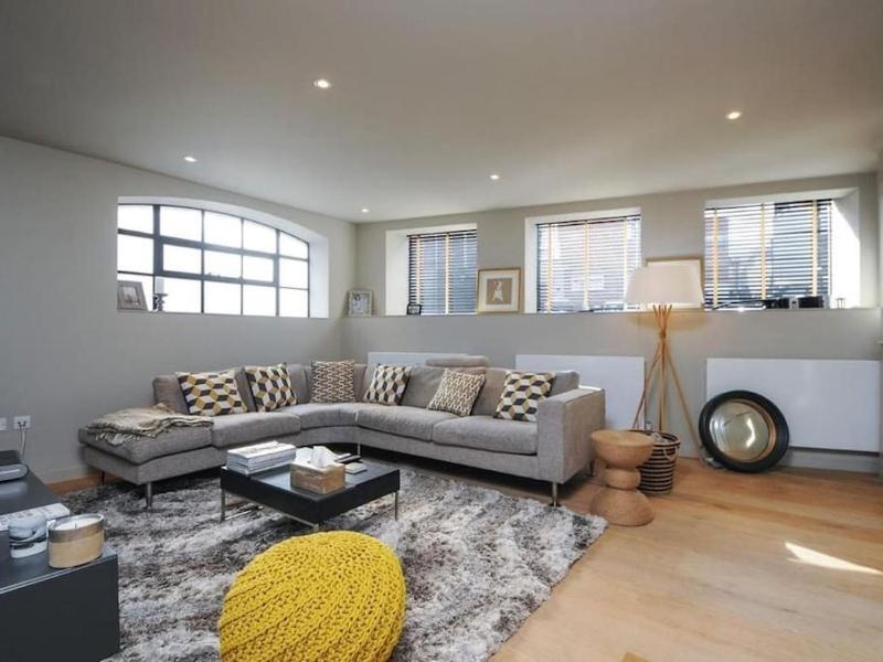 Manhattan style apartment in Fulham — отель с удобным расположением в Лондоне