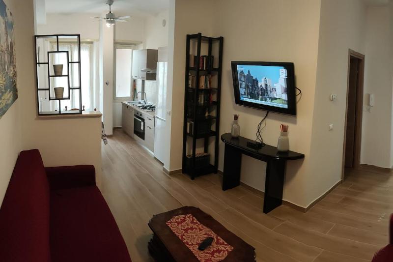 THERESA APARTMENT — отель в Риме, Италия