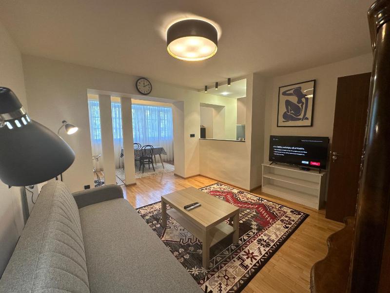 Cozy & Modern Flat Near Metro Station Delisi — комфортный отель в Тбилиси