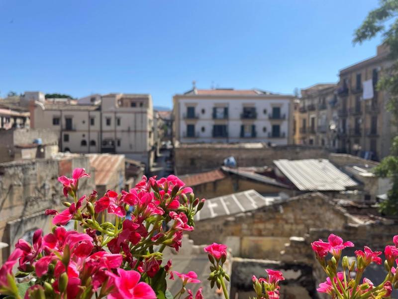 Shallah Apartment nel cuore del centro storico di Palermo — комфортный отель в Палермо