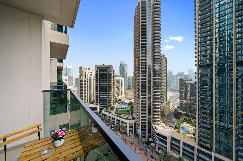 Minimalistic Contemporary 1BR in Burj Downtown DXB — забронировать отель в Дубае