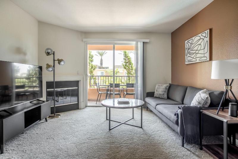 Цены на Playa Vista 2br w gym clubhouse nr hiking LAX-1084 в Лос-Анджелесе