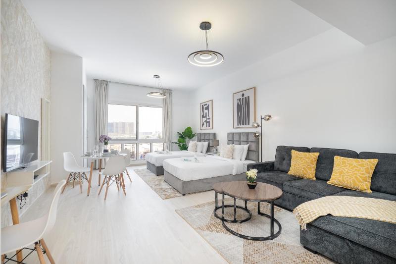 Цены на Spacious Serene Studio Retreat in JVC by Suiteable в Дубае