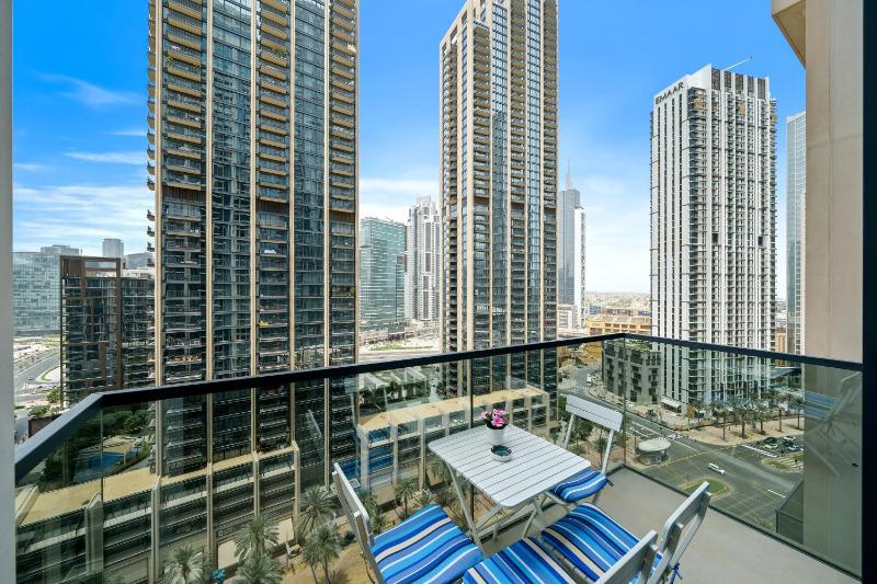 Enticing 1BR next to Opera Downtown Dubai — отель с удобным расположением в Дубае