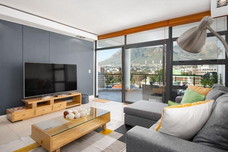 8th Floor- Table Mountain Viewscentral & Secure — отель с удобствами в Кейптауне