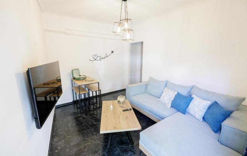 Love Travel Athens Apartments — комфортный отель в Афины