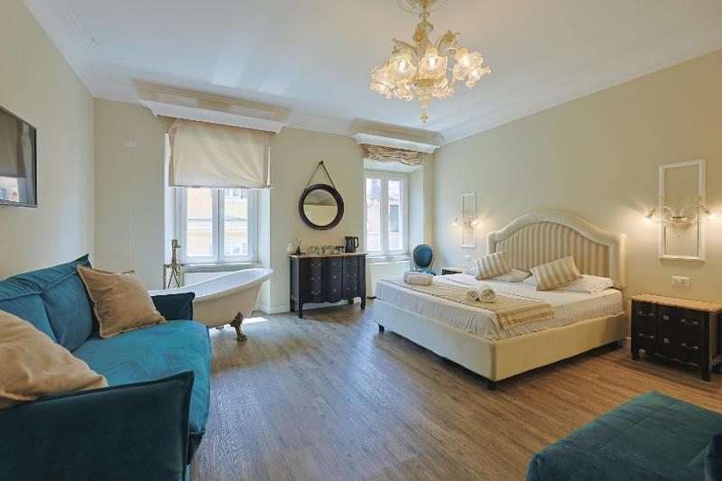 Art House Suites56 Via del Babuino 56 — забронировать отель в Риме