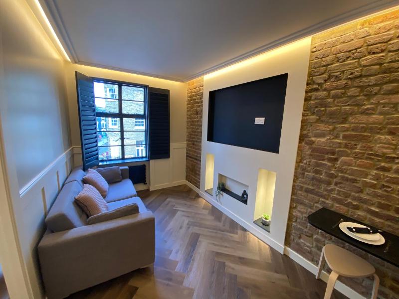 BRAND NEW LUXURY 1 BEDROOM APARTMENT IN LONDON W1 — отель с удобствами в Лондоне