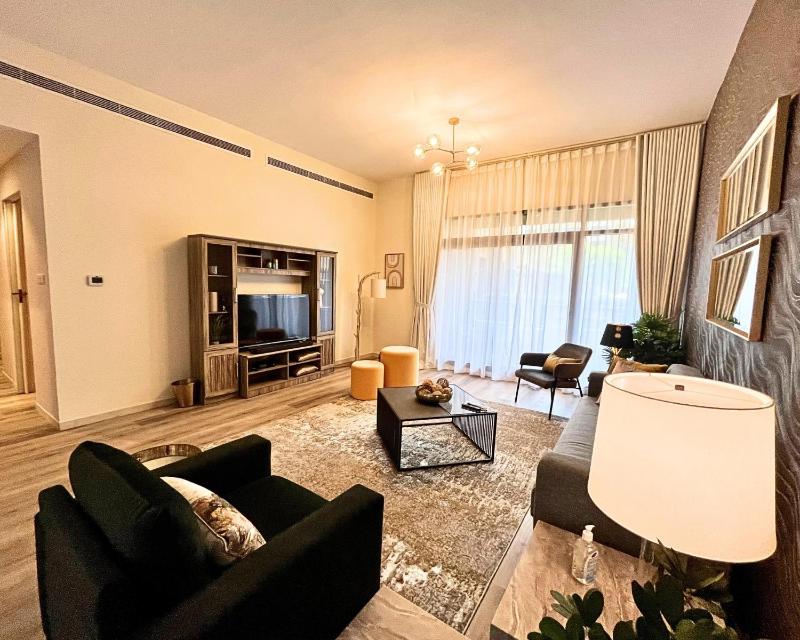 Spacious Modern 2BR in The Greens Community — отель с удобствами в Дубае