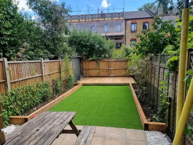 Private house seconds from Portobello Road — забронировать отель в Лондоне