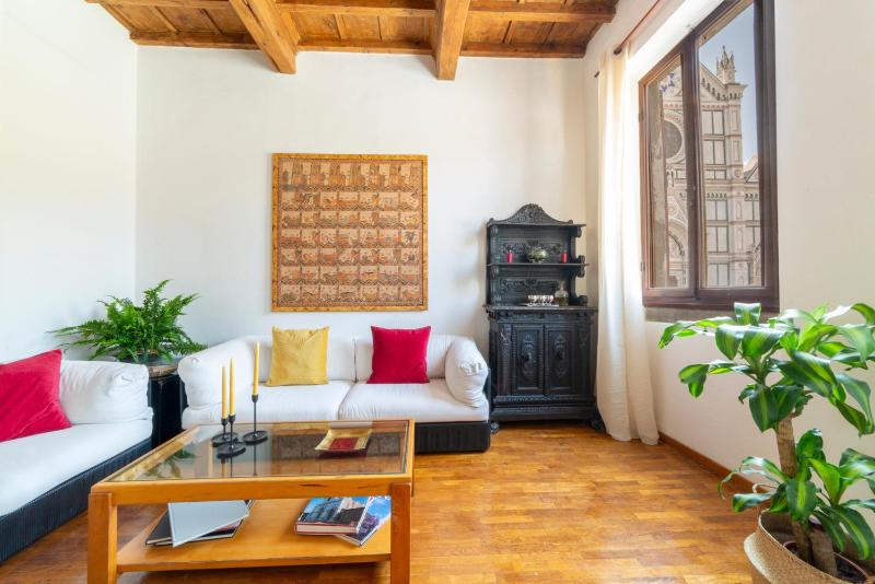 Santa Croce suite with a stunning view — забронировать отель в Флоренции