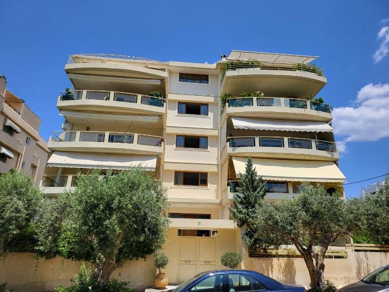 Luxe Apartment in Central Glyfada — отель в Афины, Греция