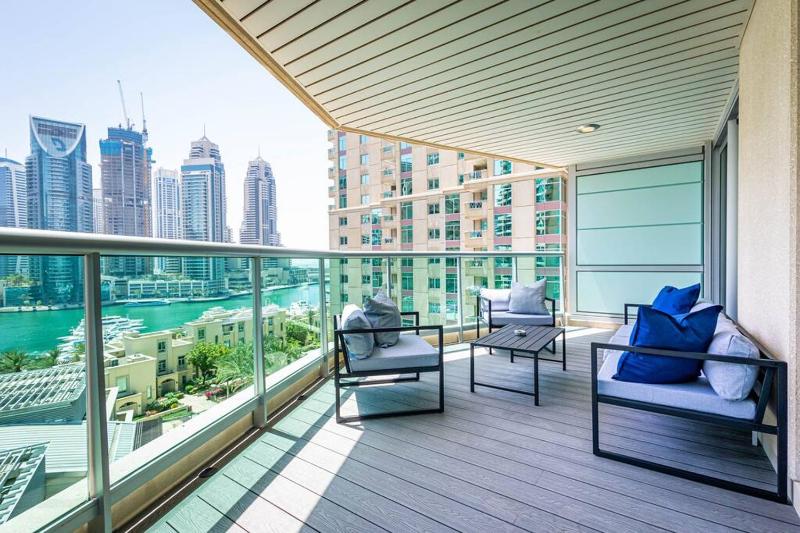 Sea View 2BR Dubai Marina - Luxury Meets Comfy — отель с удобствами в Дубае