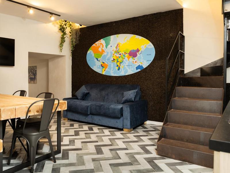 [Centro Storico]Loft Space Partenopeo — отель с удобным расположением в Неаполе