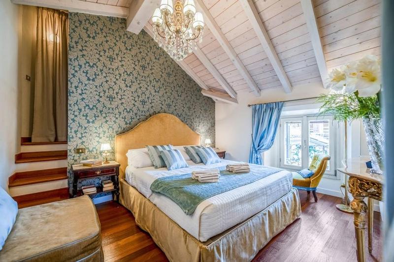 DUOMO - Prestigious Penthouse with Panoramic View — отель с удобным расположением в Милане