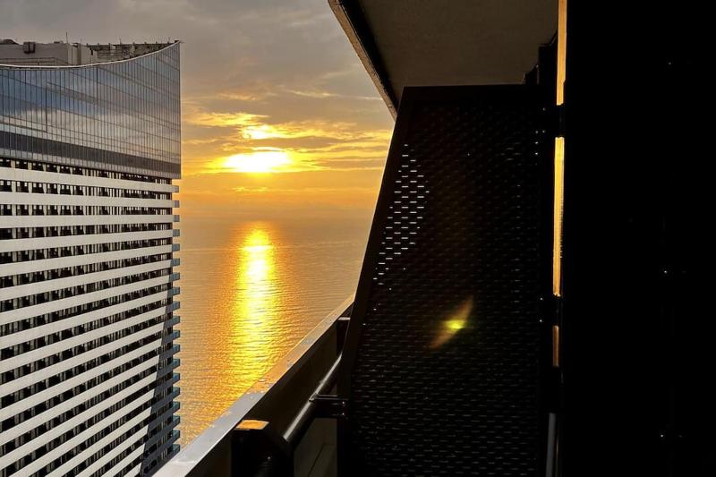 45th floor of sunrises & sunsets — комфортный отель в Батуми