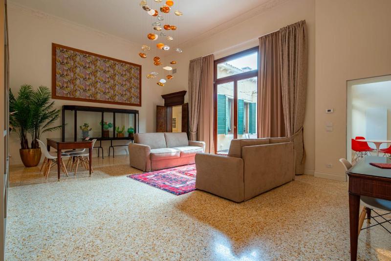 Ca' Longo Palace Damasco — комфортный отель в Венеции