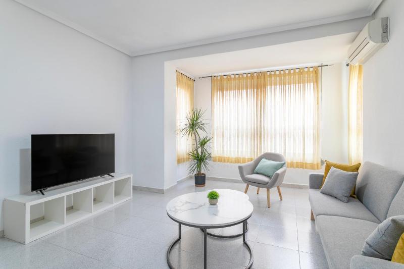 Apartment Las Cigarreras — отель с удобствами в Аликанте