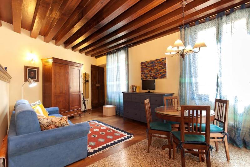 Charm apartment - close to Rialto and San Marco — отель в Венеции, Италия