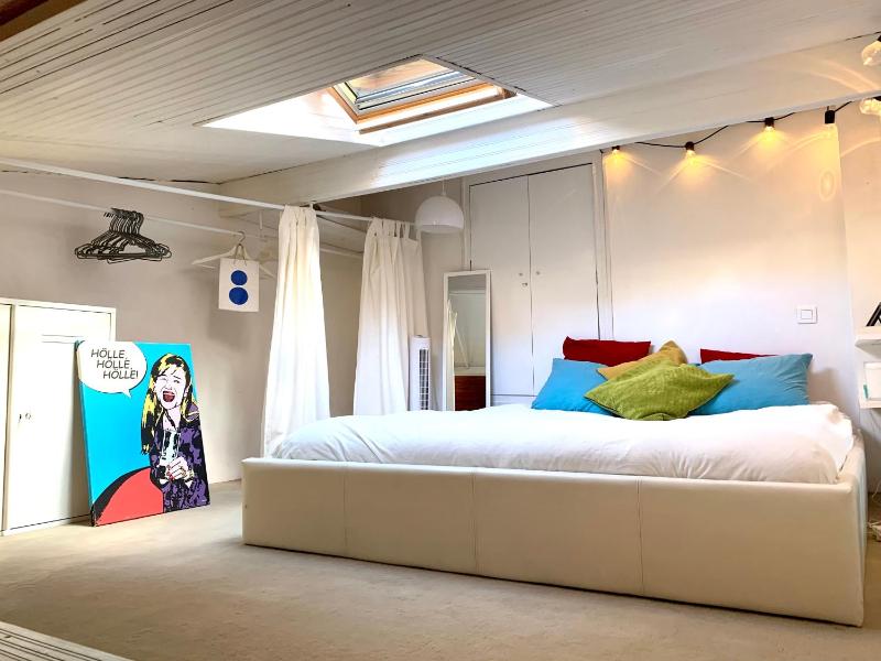 Loft d'artiste in teddy bear neighborhood — отель с удобствами в Париже