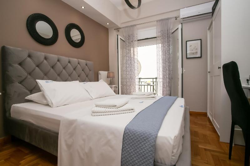 Цены на Semeli by Heloni Apartments в Афины
