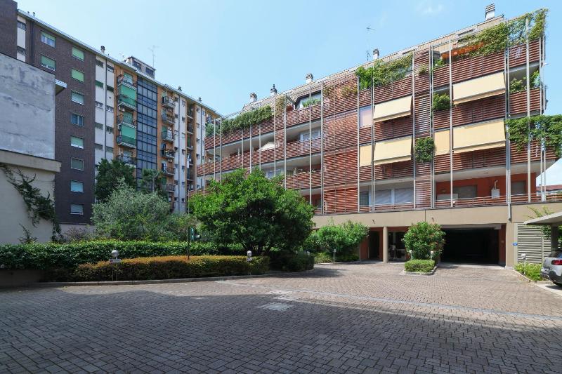 Contempora Apartments - Monolocale con Terrazza Via F. De Sanctis, 41 — отель в Милане, Италия