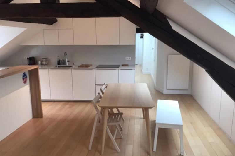 Quiet and bright apartment of 57 m in Paris 4th — забронировать отель в Париже