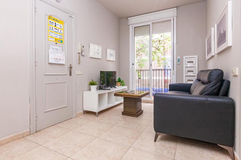 Stay U-nique Apartments Torre Damians — комфортный отель в Барселоне
