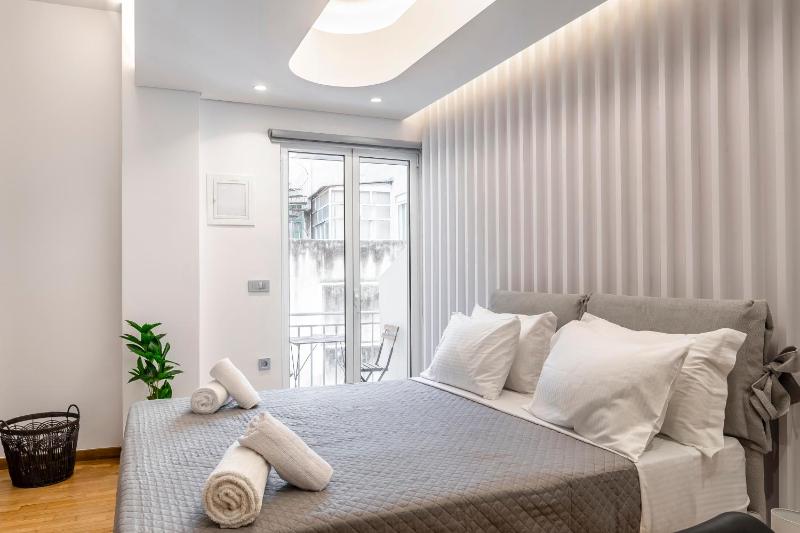 Luxury Studio Apartment next to the Acropolis — забронировать отель в Афины