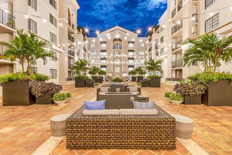 Stylish Modern Apartments at Gables Grand Plaza in Miami — отзывы гостей и цены