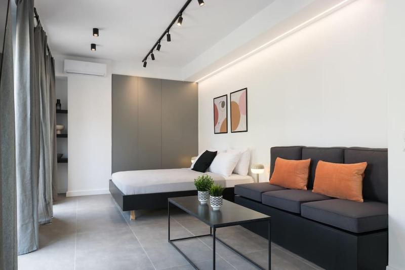 Цены на Academy Elegant Apartment #301 / Stunning Terrace в Афины