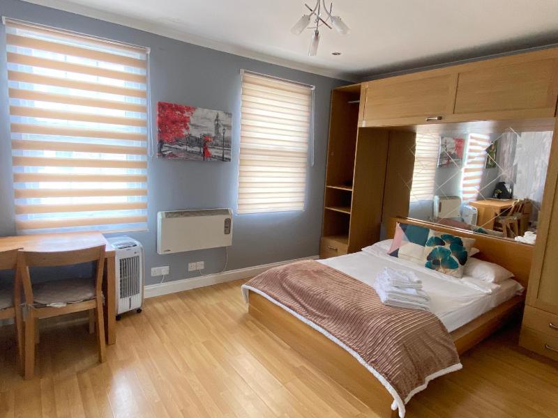 Цены на Immaculate Studio Apartment in Central London в Лондоне